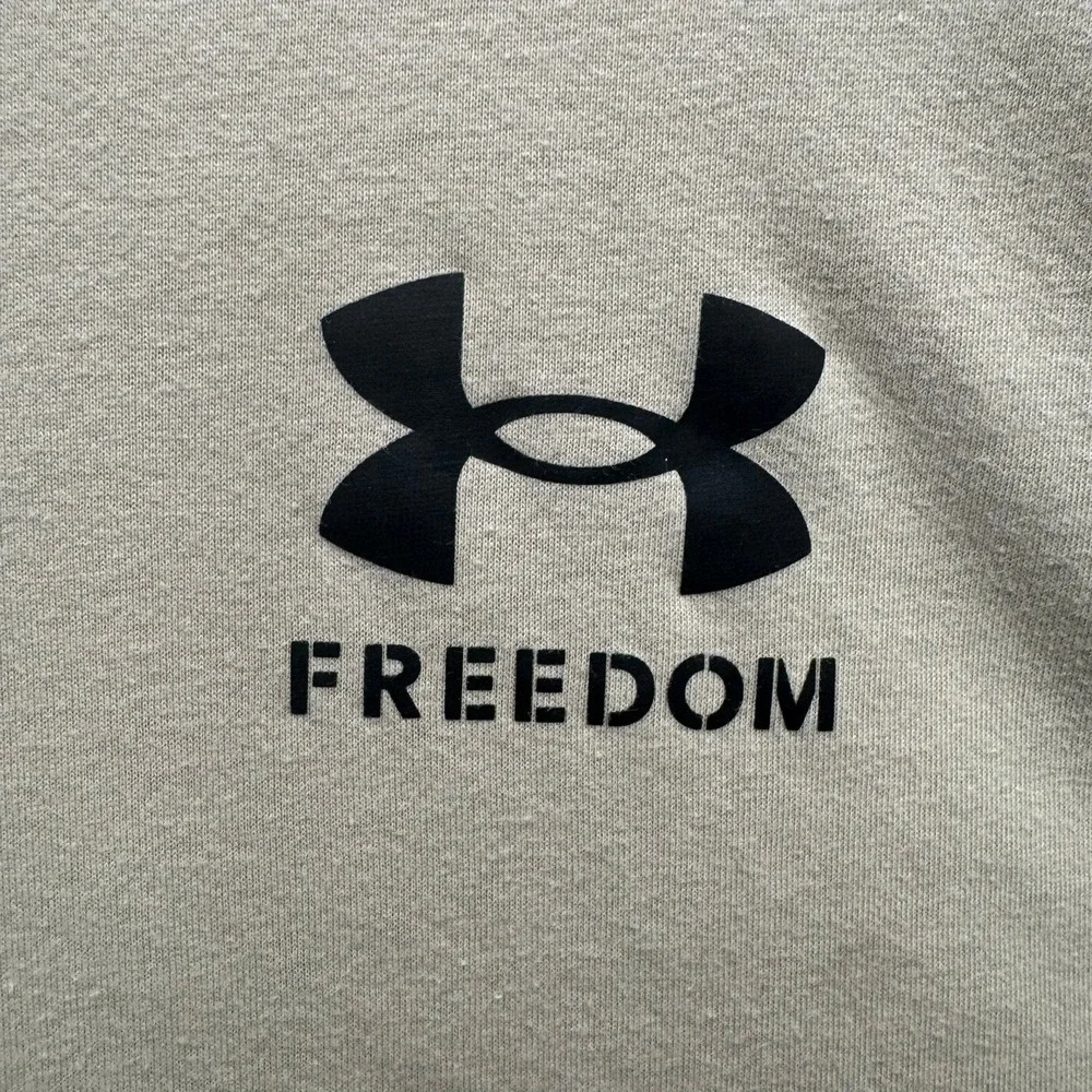 Under Armour T-Shirt Men's Size‎ 3XL Tan Short Sleeve Loose Fit Flag Tee